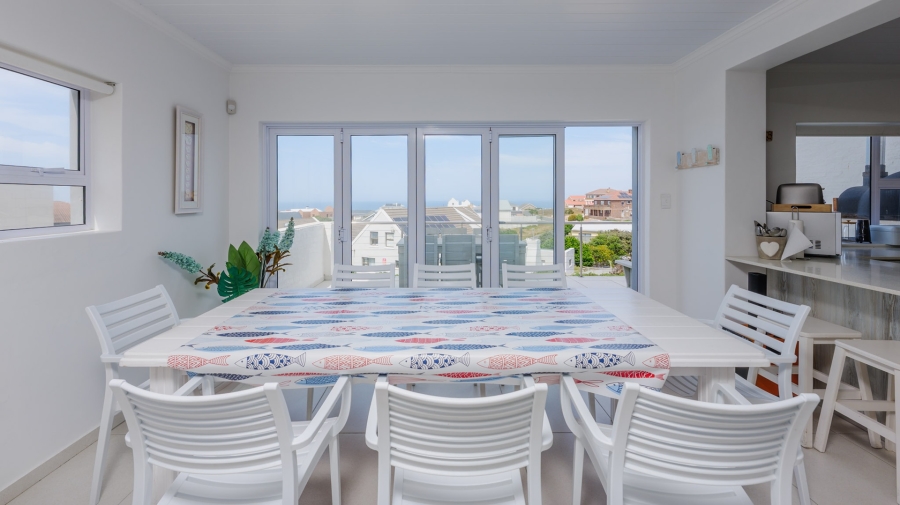 4 Bedroom Property for Sale in Oceanview Heights Western Cape